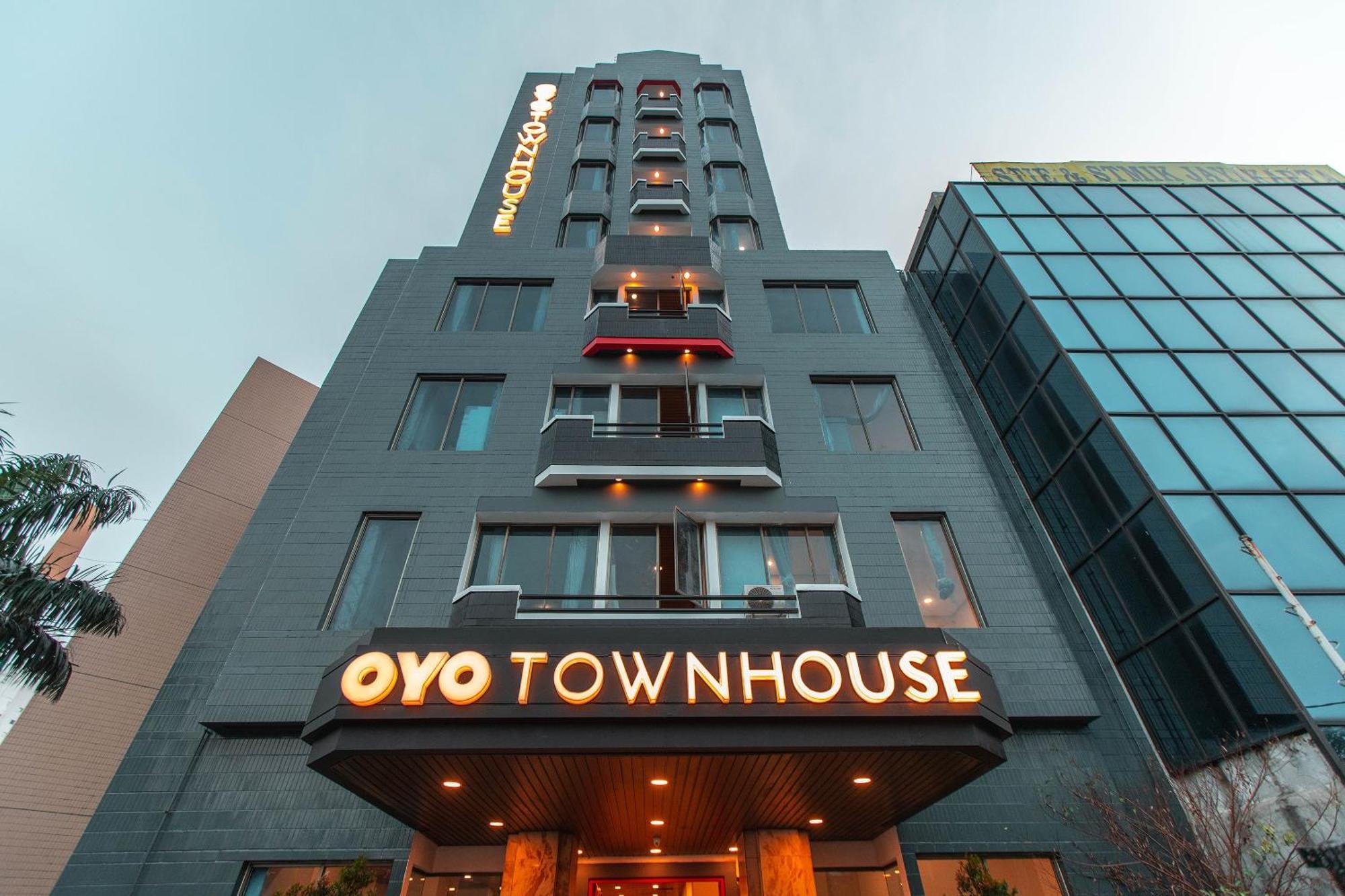 Super Oyo Townhouse 1 Hotel Salemba Джакарта Экстерьер фото