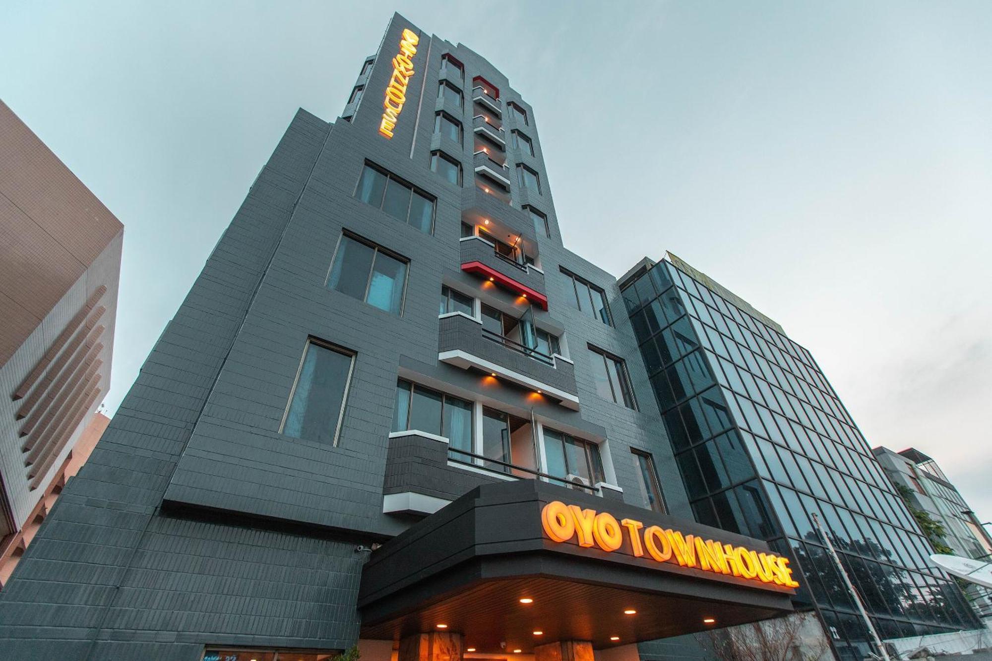 Super Oyo Townhouse 1 Hotel Salemba Джакарта Экстерьер фото