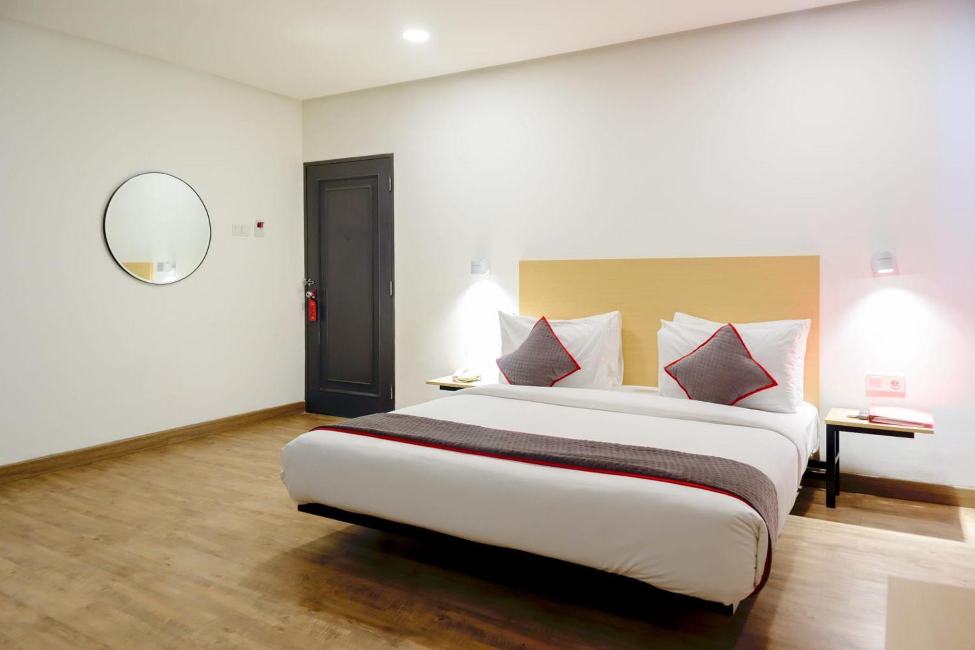 Super Oyo Townhouse 1 Hotel Salemba Джакарта Экстерьер фото