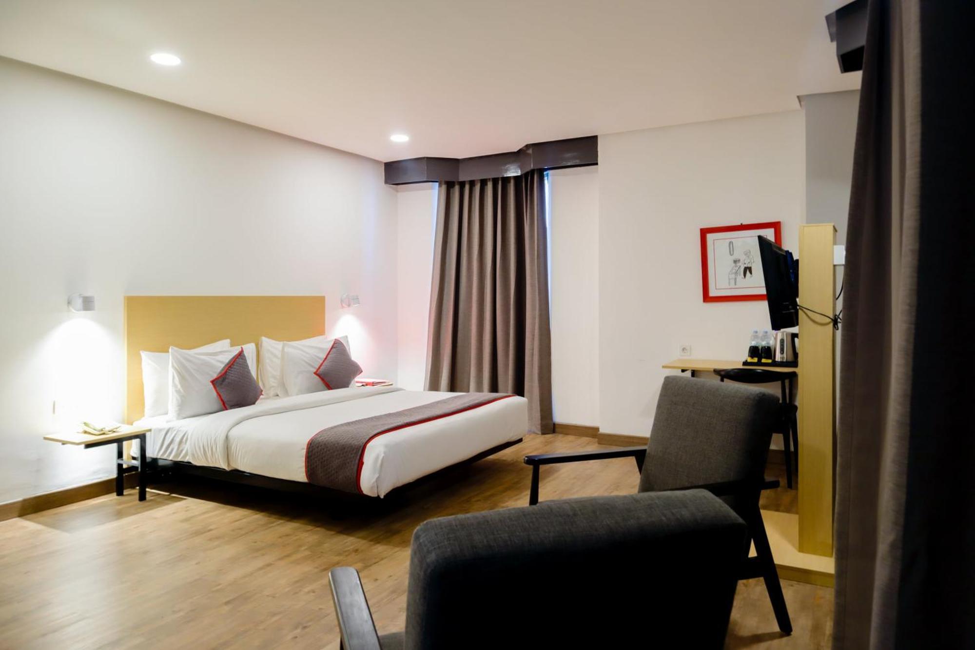 Super Oyo Townhouse 1 Hotel Salemba Джакарта Экстерьер фото