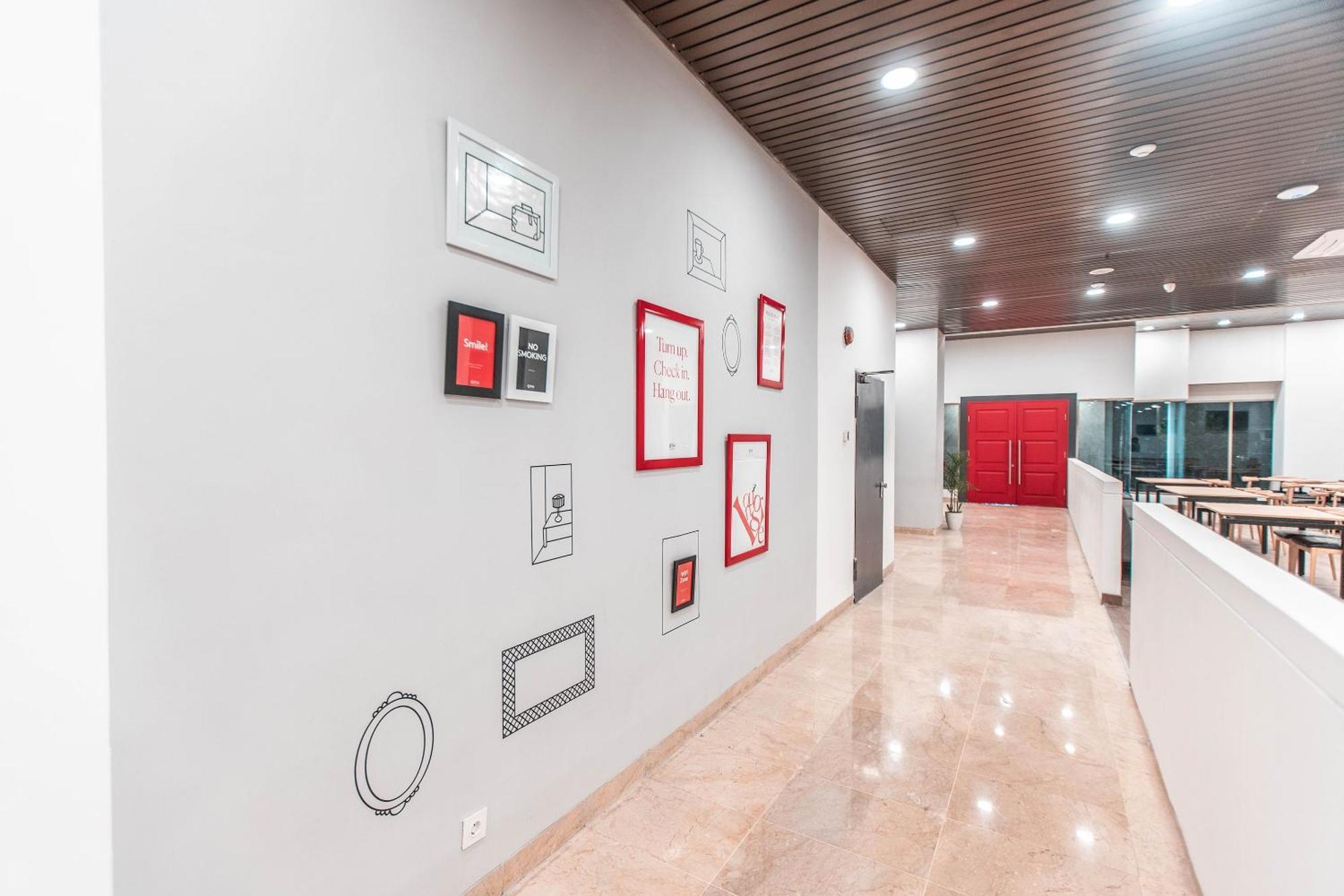 Super Oyo Townhouse 1 Hotel Salemba Джакарта Экстерьер фото