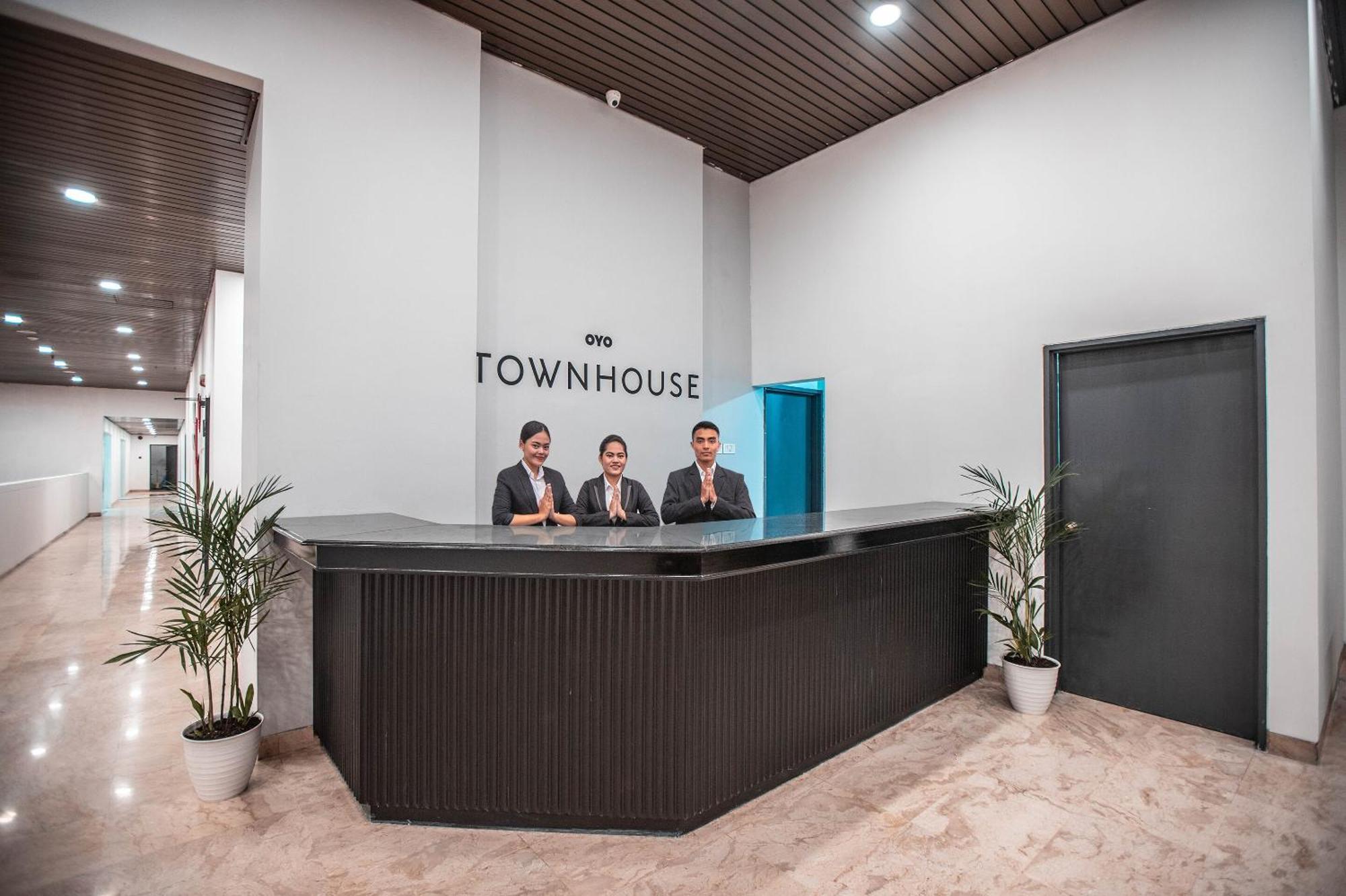 Super Oyo Townhouse 1 Hotel Salemba Джакарта Экстерьер фото