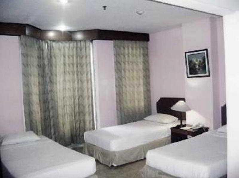 Super Oyo Townhouse 1 Hotel Salemba Джакарта Экстерьер фото