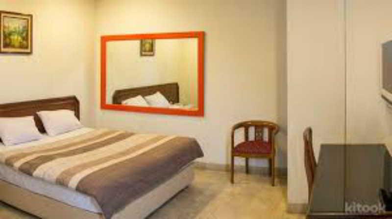Super Oyo Townhouse 1 Hotel Salemba Джакарта Экстерьер фото