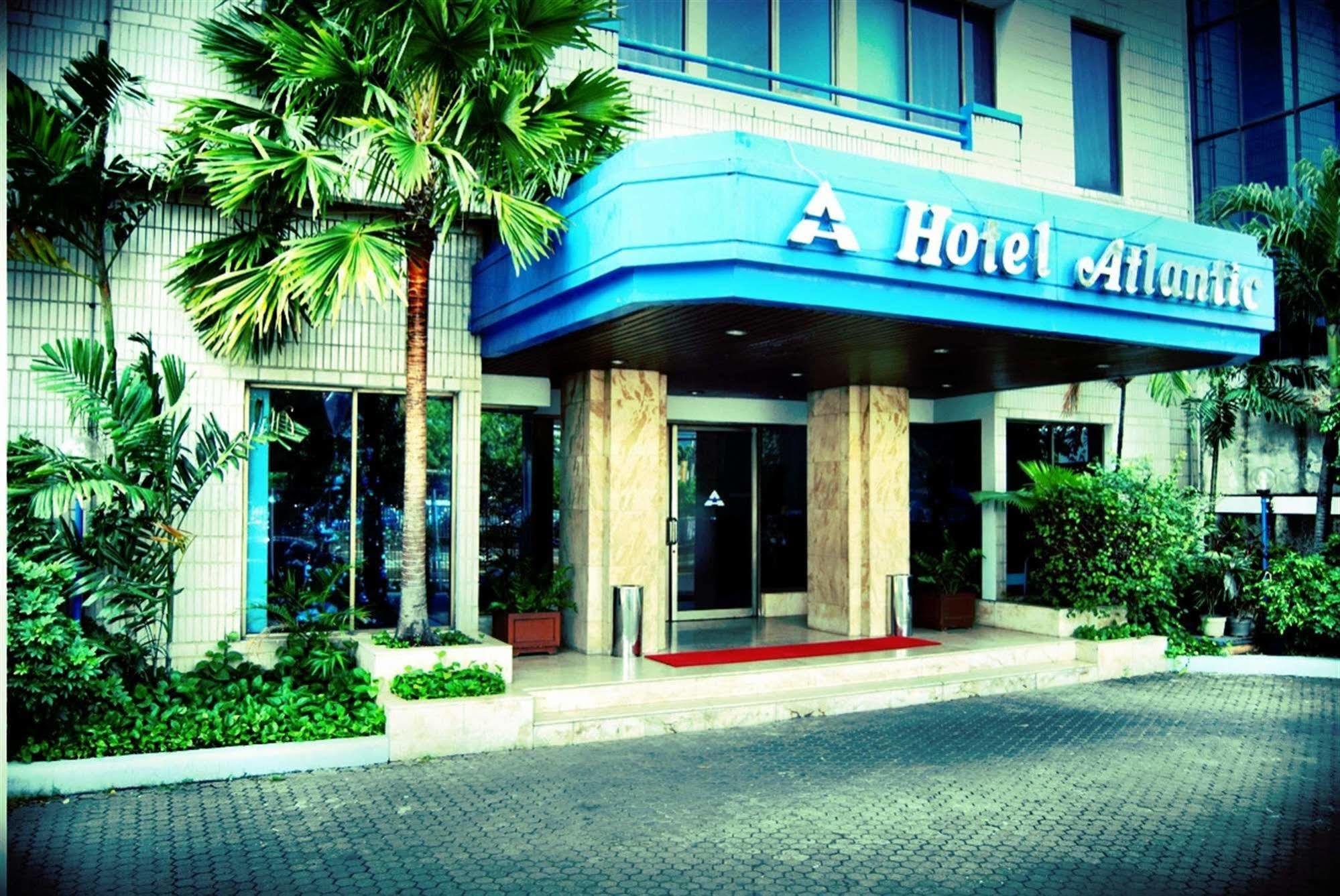 Super Oyo Townhouse 1 Hotel Salemba Джакарта Экстерьер фото